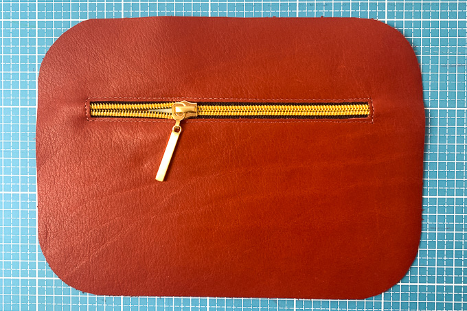 ledertasche-mit-reissverschluss-naehen-69